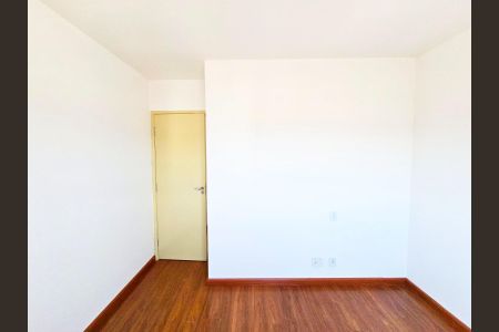 Apartamento à venda com 70m², 3 quartos e 2 vagasQuarto 02