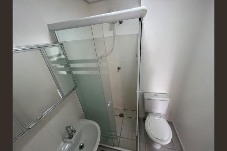 Banheiro de apartamento para alugar com 1 quarto, 37m² em Vila Monumento, São Paulo