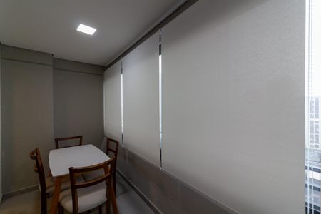 Apartamento à venda com 54m², 2 quartos e 1 vaga Apartamento à venda com 54m², 2 quartos e 1 vagaVaranda