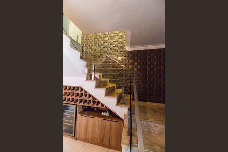 Casa à venda com 247m², 4 quartos e 4 vagasEscada