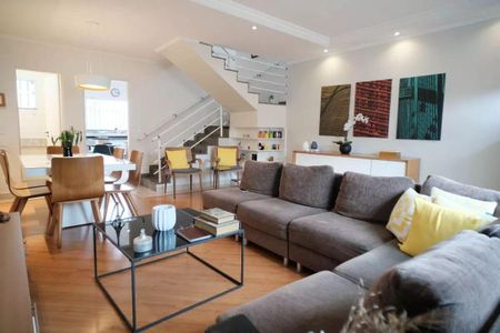 Casa à venda com 3 quartos, 138m² em Vila Guilhermina, São Paulo