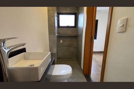 Casa à venda com 3 quartos, 160m² em Vila Bertioga, São Paulo