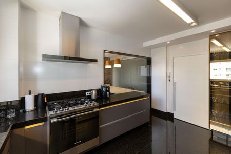 Apartamento à venda com 260m², 4 quartos e 4 vagas Apartamento à venda com 260m², 4 quartos e 4 vagasCozinha
