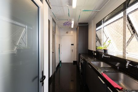 Apartamento à venda com 260m², 4 quartos e 4 vagas Apartamento à venda com 260m², 4 quartos e 4 vagasÁrea de Serviço