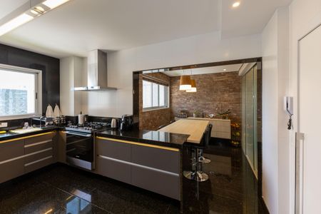Apartamento à venda com 260m², 4 quartos e 4 vagas Apartamento à venda com 260m², 4 quartos e 4 vagasCozinha