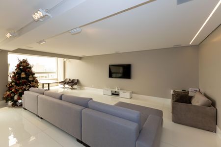 Apartamento à venda com 260m², 4 quartos e 4 vagas Apartamento à venda com 260m², 4 quartos e 4 vagasSala de TV