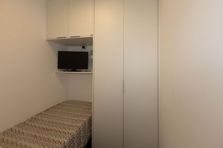 Apartamento à venda com 260m², 4 quartos e 4 vagas Apartamento à venda com 260m², 4 quartos e 4 vagasQuarto de Serviço