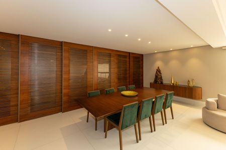 Apartamento à venda com 260m², 4 quartos e 4 vagas Apartamento à venda com 260m², 4 quartos e 4 vagasSala de Jantar