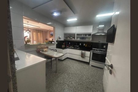Apartamento à venda com 184m², 4 quartos e 3 vagas