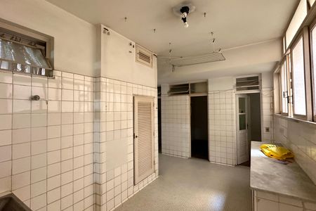 Apartamento à venda com 340m², 3 quartos e 2 vagas Apartamento à venda com 340m², 3 quartos e 2 vagasÁrea de Serviço