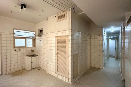 Apartamento à venda com 340m², 3 quartos e 2 vagas Apartamento à venda com 340m², 3 quartos e 2 vagasÁrea de Serviço