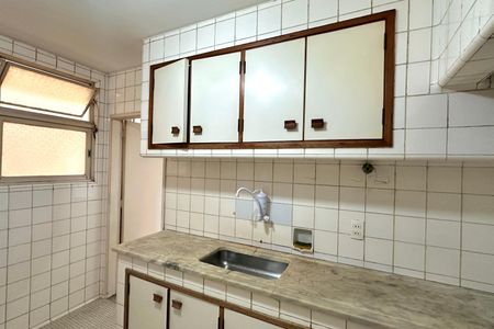 Apartamento à venda com 340m², 3 quartos e 2 vagas Apartamento à venda com 340m², 3 quartos e 2 vagasCozinha