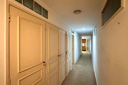 Apartamento à venda com 340m², 3 quartos e 2 vagas Apartamento à venda com 340m², 3 quartos e 2 vagasCorredor