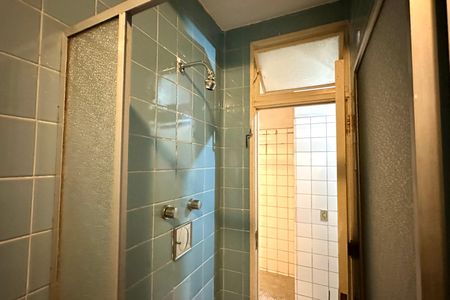 Apartamento à venda com 340m², 3 quartos e 2 vagas Apartamento à venda com 340m², 3 quartos e 2 vagasBanheiro da Suíte