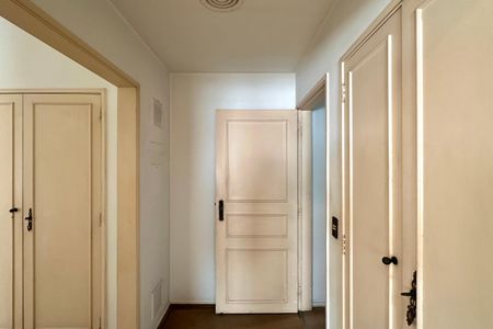 Apartamento à venda com 340m², 3 quartos e 2 vagas Apartamento à venda com 340m², 3 quartos e 2 vagasCorredor