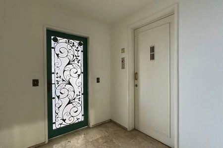 Apartamento à venda com 340m², 3 quartos e 2 vagas Apartamento à venda com 340m², 3 quartos e 2 vagasEntrada