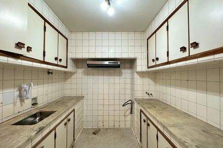 Apartamento à venda com 340m², 3 quartos e 2 vagas Apartamento à venda com 340m², 3 quartos e 2 vagasCozinha