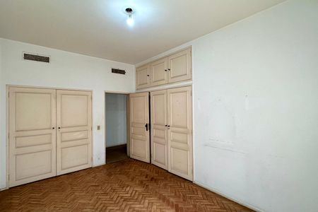Apartamento à venda com 340m², 3 quartos e 2 vagas Apartamento à venda com 340m², 3 quartos e 2 vagasQuarto 3