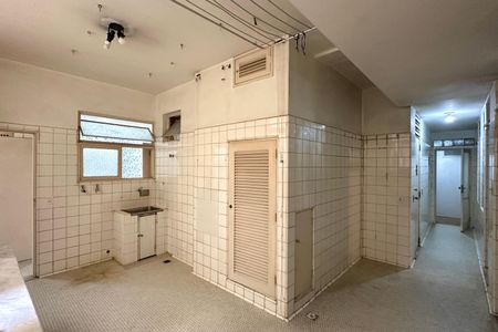 Apartamento à venda com 340m², 3 quartos e 2 vagas Apartamento à venda com 340m², 3 quartos e 2 vagasÁrea de Serviço