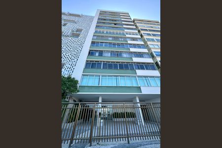 Apartamento à venda com 340m², 3 quartos e 2 vagas Apartamento à venda com 340m², 3 quartos e 2 vagasFachada