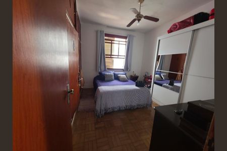 Casa à venda com 4 quartos, 241m² em Santo Antônio, Belo Horizonte