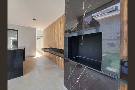 Casa de condomínio à venda com 280m², 4 quartos e 2 vagas