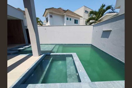 Casa de condomínio à venda com 280m², 4 quartos e 2 vagas