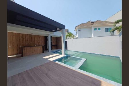 Casa de condomínio à venda com 280m², 4 quartos e 2 vagas