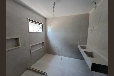 Casa de condomínio à venda com 280m², 4 quartos e 2 vagas