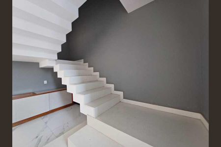 Casa de condomínio à venda com 280m², 4 quartos e 2 vagas