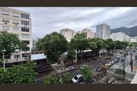 Apartamento à venda com 74m², 2 quartos e sem vaga