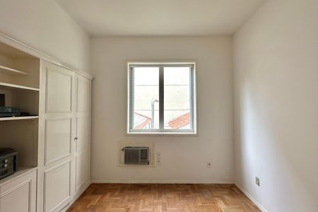 Apartamento à venda com 285m², 7 quartos e 3 vagasQuarto 2