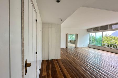 Apartamento à venda com 285m², 7 quartos e 3 vagasSala