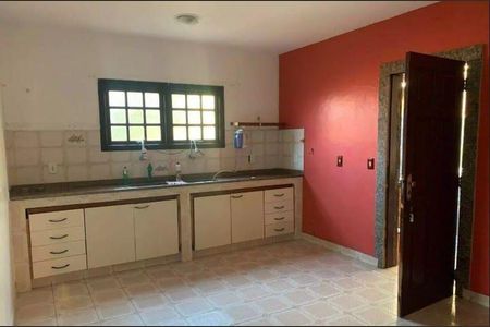 Casa à venda com 4 quartos, 380m² em Camboinhas, Niterói