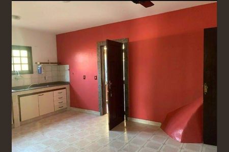 Casa à venda com 4 quartos, 380m² em Camboinhas, Niterói