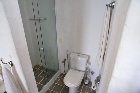 Casa de condomínio à venda com 461m², 4 quartos e 2 vagas Casa de condomínio à venda com 461m², 4 quartos e 2 vagasBanheiro da Suíte 1