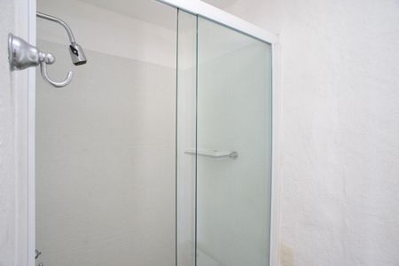 Casa de condomínio à venda com 461m², 4 quartos e 2 vagas Casa de condomínio à venda com 461m², 4 quartos e 2 vagasBanheiro da Suíte 1