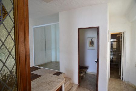 Casa de condomínio à venda com 461m², 4 quartos e 2 vagas Casa de condomínio à venda com 461m², 4 quartos e 2 vagasSuíte 2