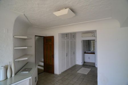 Casa de condomínio à venda com 461m², 4 quartos e 2 vagas Casa de condomínio à venda com 461m², 4 quartos e 2 vagasSuíte 3