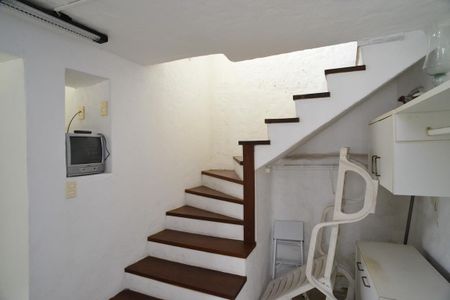 Casa de condomínio à venda com 461m², 4 quartos e 2 vagas Casa de condomínio à venda com 461m², 4 quartos e 2 vagasEscritório