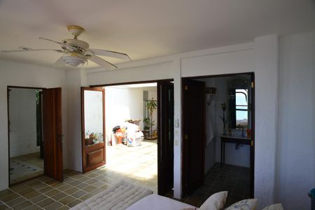 Casa de condomínio à venda com 461m², 4 quartos e 2 vagas Casa de condomínio à venda com 461m², 4 quartos e 2 vagasSuíte 1