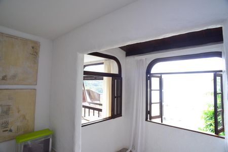 Casa de condomínio à venda com 461m², 4 quartos e 2 vagas Casa de condomínio à venda com 461m², 4 quartos e 2 vagasSuíte 3