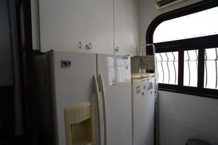 Casa de condomínio à venda com 461m², 4 quartos e 2 vagas Casa de condomínio à venda com 461m², 4 quartos e 2 vagasCozinha