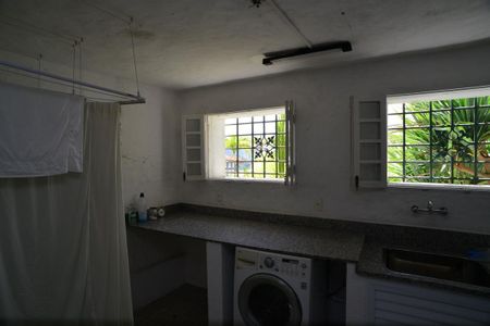 Casa de condomínio à venda com 461m², 4 quartos e 2 vagas Casa de condomínio à venda com 461m², 4 quartos e 2 vagasÁrea de Serviço