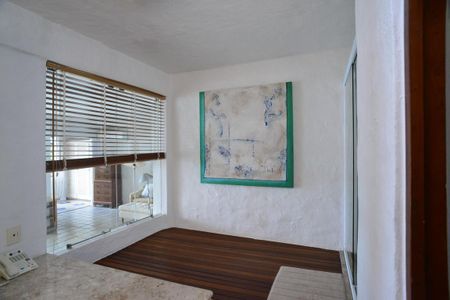 Casa de condomínio à venda com 461m², 4 quartos e 2 vagas Casa de condomínio à venda com 461m², 4 quartos e 2 vagasSuíte 2