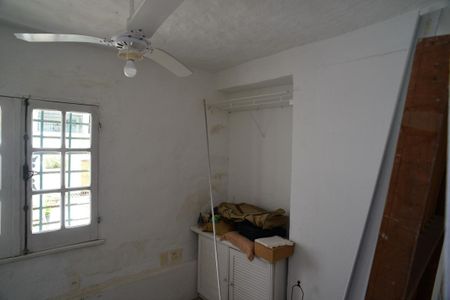 Casa de condomínio à venda com 461m², 4 quartos e 2 vagas Casa de condomínio à venda com 461m², 4 quartos e 2 vagasQuarto de Serviço