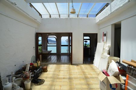 Casa de condomínio à venda com 461m², 4 quartos e 2 vagas Casa de condomínio à venda com 461m², 4 quartos e 2 vagasVaranda