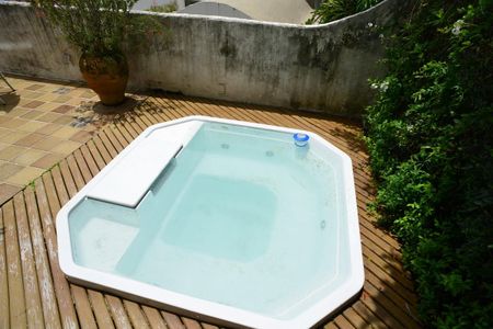 Casa de condomínio à venda com 461m², 4 quartos e 2 vagas Casa de condomínio à venda com 461m², 4 quartos e 2 vagasVaranda da Suíte 3