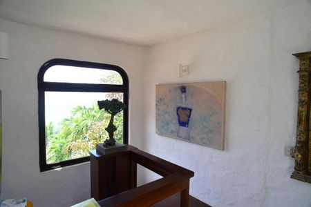 Casa de condomínio à venda com 461m², 4 quartos e 2 vagas Casa de condomínio à venda com 461m², 4 quartos e 2 vagasCorredor