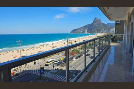 Apartamento à venda com 322m², 4 quartos e 3 vagas